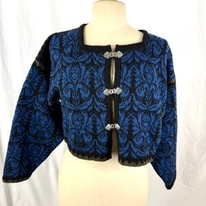 Oleana Norwegian Story Sweater M/L Blue Black Floral Wool Cropped Cardigan